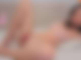 Live-camshow met Gigi - Striptease op Camsoda
