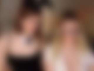 Live-Cam-Show mit Adelina and Emily - Big Tits auf Camsoda