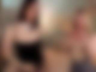 Live-Cam-Show mit Adelina and Emily - Strip auf Camsoda
