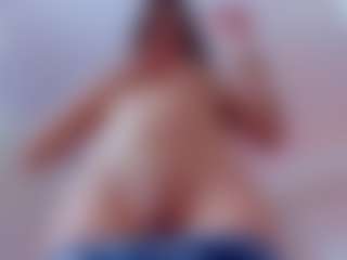 Live cam show with Anyssia - Average on Camiplay Live