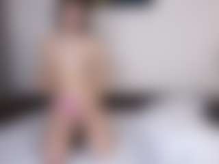 Live cam show with Ellie - Amateur Brown Hair on StripNow