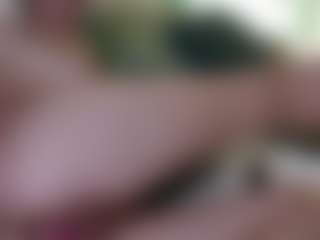 Live cam show with AmeliaJune - Naked on Latina Girls