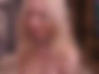 Live cam show with FannyAbner - Blue Eyes on TastyBlacksLive