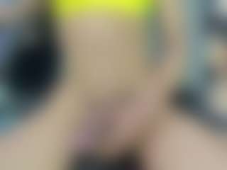 Live cam show with Aisha-Rx - Cumshot on Camiplay Live