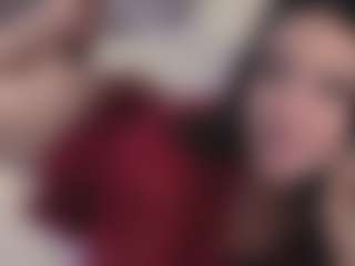 Live cam show with MoireFulford - Moaning on xplaylive.com