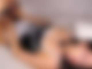 Live cam show with MoireFulford - Moaning on boobsie.com