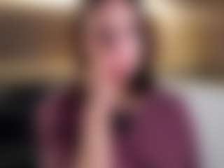 Live cam show with MoireFulford - Camel Toe on SxyPornLive