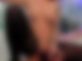 Live cam show with Reina-Cummingss - Blonde Hair on Mixed Magazine Live