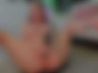 Reina-Cummingss's Live Sex Cam Show