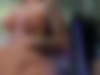 Live cam show with Reina-Cummingss - Blonde Hair Teen (18+) on SinfulBabes