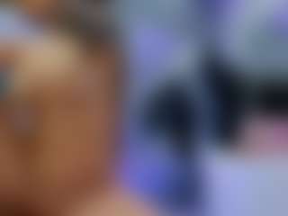 Live cam show with Reina-Cummingss - Blonde Hair on CamClone