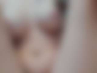 Live cam show with Reina-Cummingss - Young Adult on livesuperchat.net