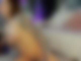 Live cam show with Reina-Cummingss - Ass Bouncing on Mixed Magazine Live