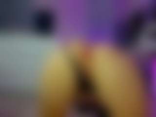 Reina-Cummingss's Live Sex Cam Show
