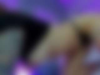 Live cam show with Reina-Cummingss - Blonde Hair on Camming Site