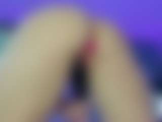 Reina-Cummingss's Live Sex Cam Show