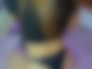 Live cam show with Reina-Cummingss - Teen (18+) on Camming Site