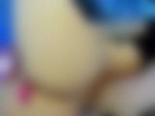 Live cam show with Reina-Cummingss - Ass Bouncing on SinfulBabes
