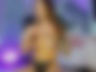 Live cam show with Reina-Cummingss - MILF Teen (18+) on Mixed Magazine Live