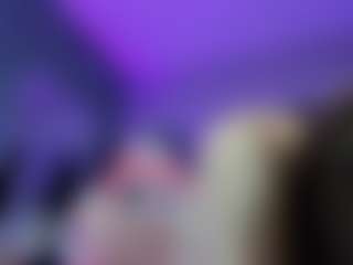 Live cam show with Reina-Cummingss - Genital Piercings on sexylive.show