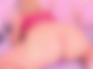 Samanta MILF webcam performer live streaming