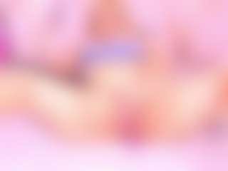 Live cam show with Samanta - Blonde Hair MILF on Free Soda