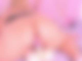 Samanta MILF webcam performer live streaming
