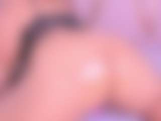 Samanta MILF webcam performer live streaming