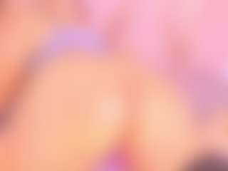 Samanta MILF webcam performer live streaming
