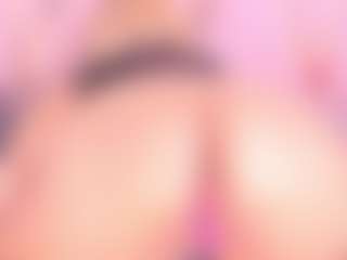 Live cam show with Samanta - Full Nudity on milfzrlive.com