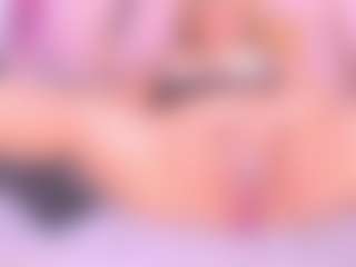 Samanta MILF webcam performer live streaming