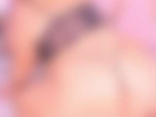 Live cam show with Samanta - Fingering MILF on Mixed Magazine Live