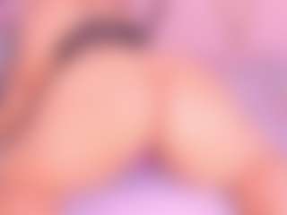 Live cam show with Samanta - Blonde Hair on CamwithHer