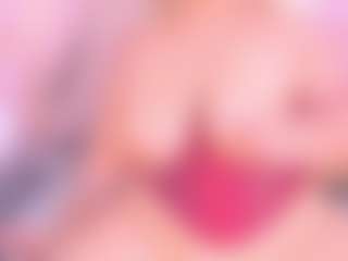 Live cam show with Samanta - Lush Blonde Hair on Camming Site
