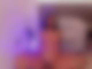 Live cam show with Beverly-johnson - Natural on Camsoda