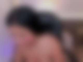 Live cam show with Beverly-johnson - Bikini on StripNow