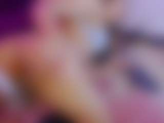 Live cam show with Daliana-Gounbolt - Tease on Camsoda