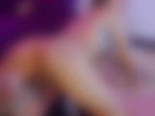 Live cam show with Daliana-Gounbolt - Smoking on Gym Cam Girls