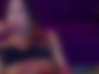 Live cam show with Daliana-Gounbolt - Smoking on Camsoda