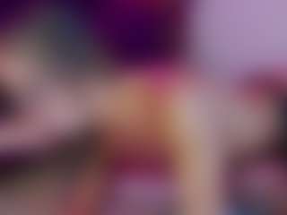 Live cam show with Daliana-Gounbolt - Flat Chested on StripNow