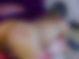 Live cam show with Daliana-Gounbolt - Smoking on madthumbs