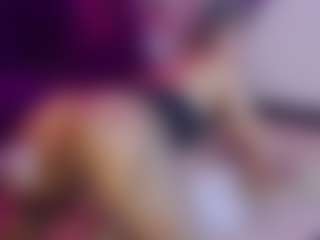 Live cam show with Daliana-Gounbolt - Flat Chested on Camiplay Live