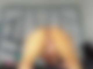 Live cam show with PerlaJohnsonRs - Ass Clapping on LiveSexCams6