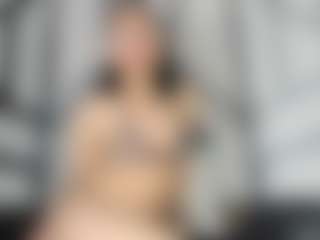 Live cam show with PerlaJohnsonRs - Normal on CamClone