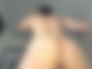 Live cam show with PerlaJohnsonRs - Ass Clapping on SpankPalCams