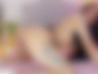 Live cam show with ScarlettSteelee - Average on chickslive.net