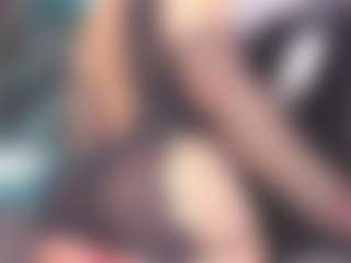 Live cam show with Kattysoto - Ebony Shaved Pussy on AdultVida.com
