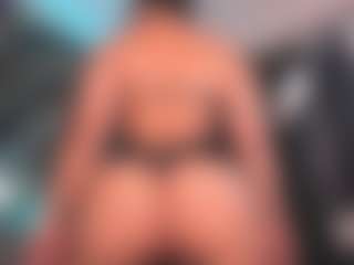 Live cam show with Kattysoto - Butt Plug on live18s.com
