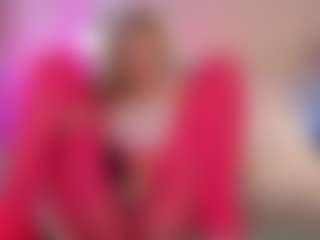 Live cam show with Luna-Vibee - Body Massage on Camsoda