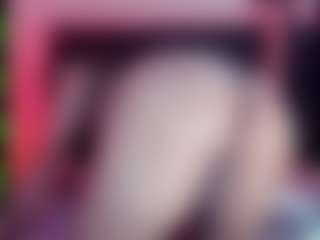 Live cam show with Karen-Rosee - Facial Piercings on livesexfox.com